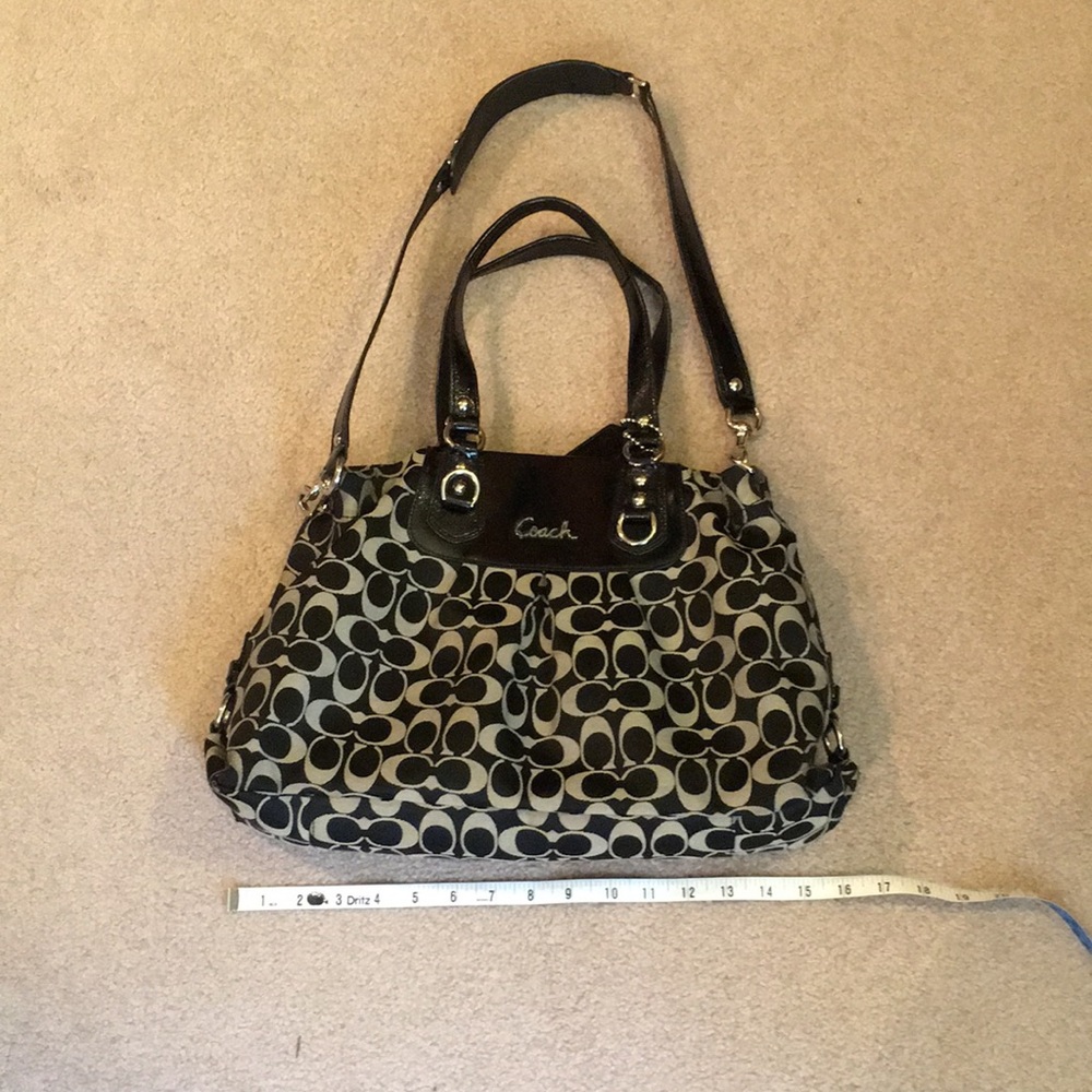 Coach signature Ashley bag and wristlet - Picture 3 of 16